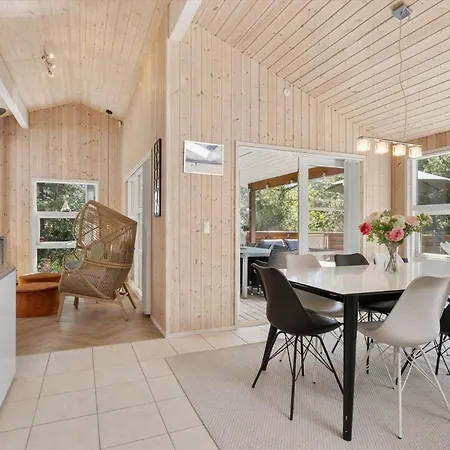 Holiday home Tv1734-albaek-musvagevej-184 Lodskovvad